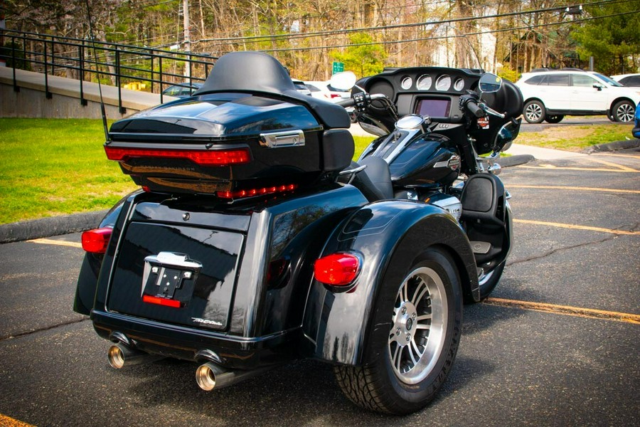 2023 Harley-Davidson Tri Glide Ultra FLHTCUTG