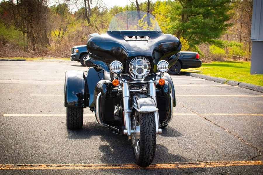 2023 Harley-Davidson Tri Glide Ultra FLHTCUTG