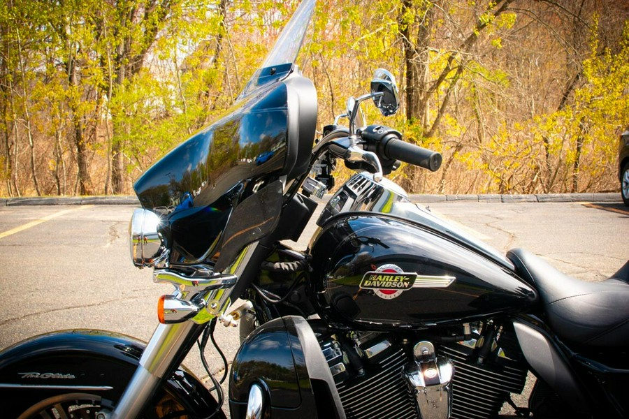 2023 Harley-Davidson Tri Glide Ultra FLHTCUTG
