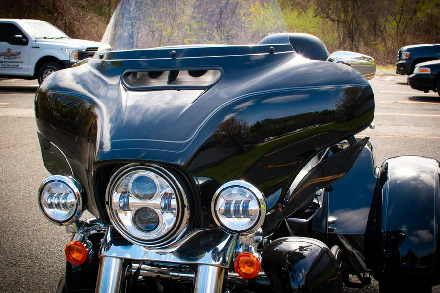 2023 Harley-Davidson Tri Glide Ultra FLHTCUTG