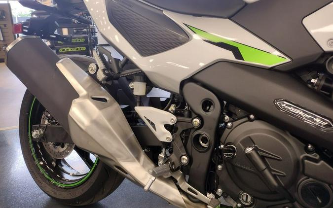 2024 Kawasaki Ninja® 7 Hybrid ABS