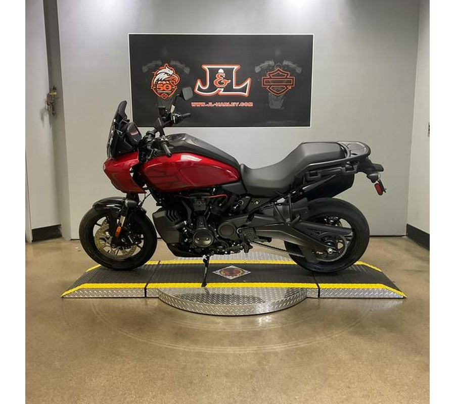 2025 Harley-Davidson® RA1250ST - Pan America® 1250 ST