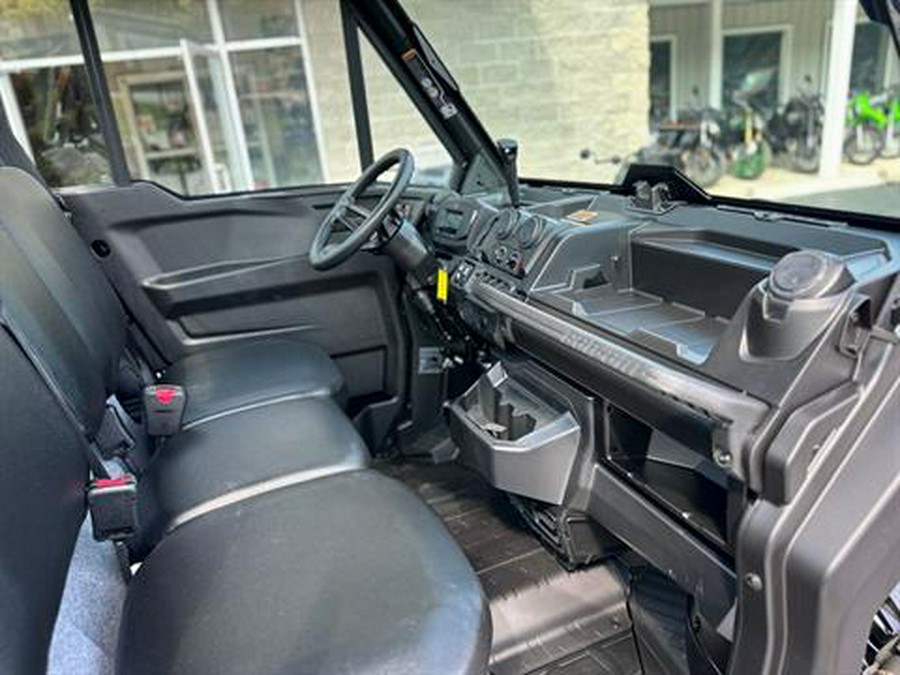 2026 Can-Am Defender DPS CAB