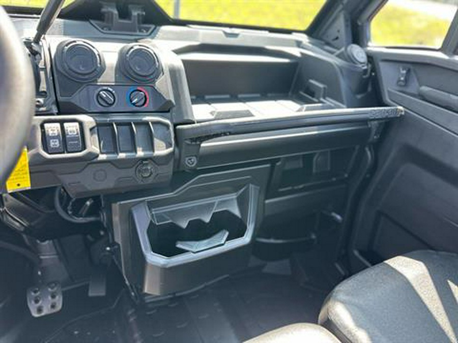 2026 Can-Am Defender DPS CAB