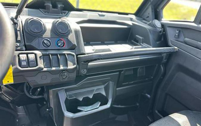 2026 Can-Am Defender DPS CAB