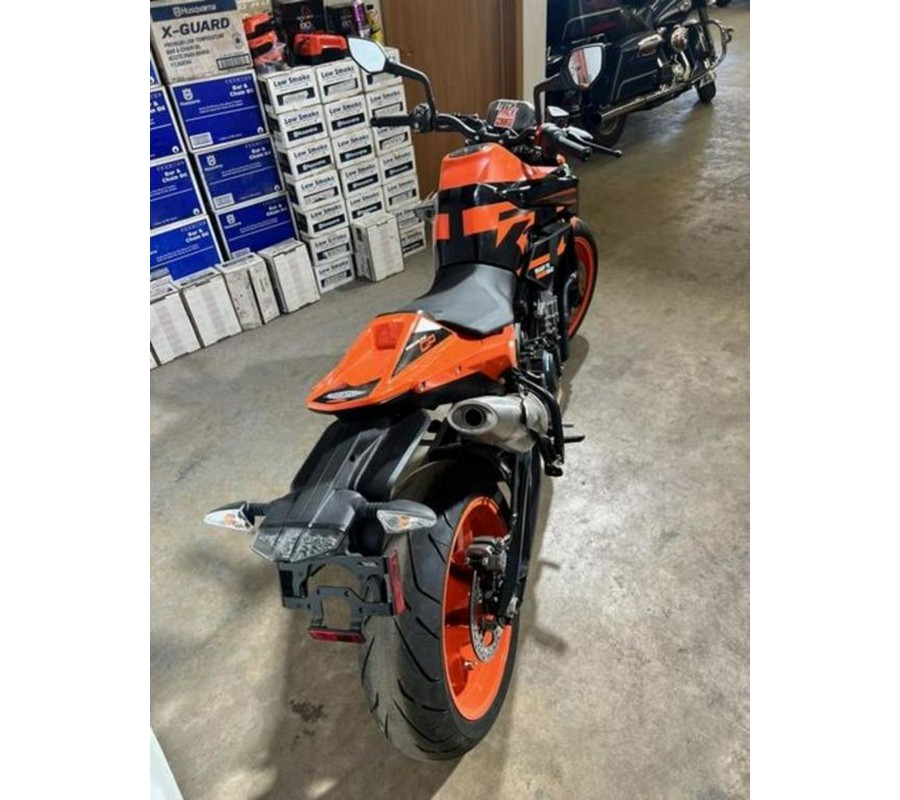 2022 KTM Duke 890 GP