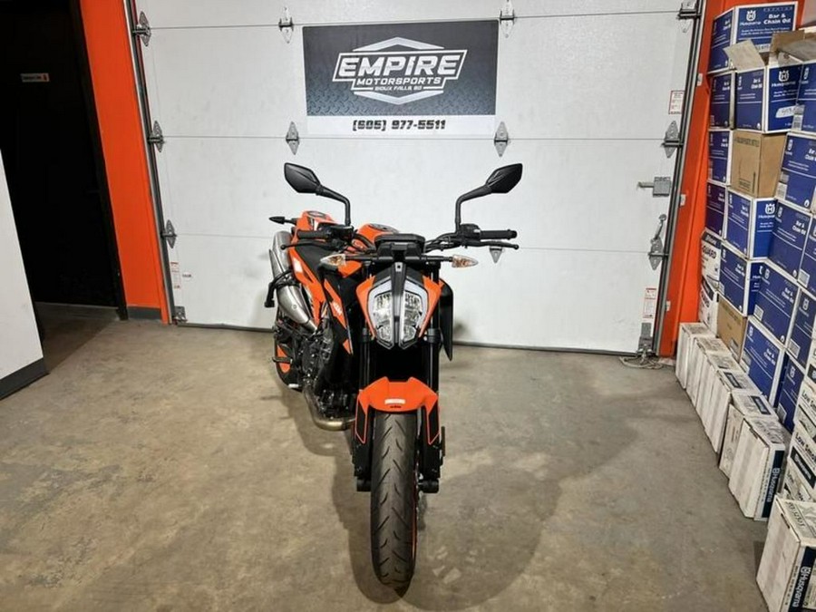 2022 KTM Duke 890 GP