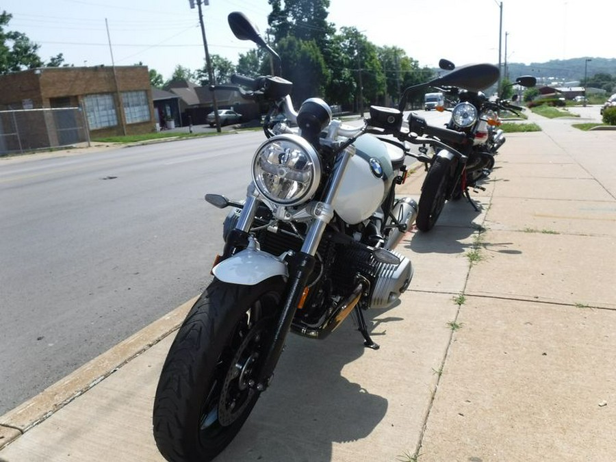 2023 BMW RNINET PURE