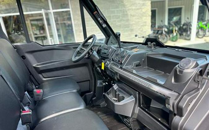 2026 Can-Am Defender DPS CAB
