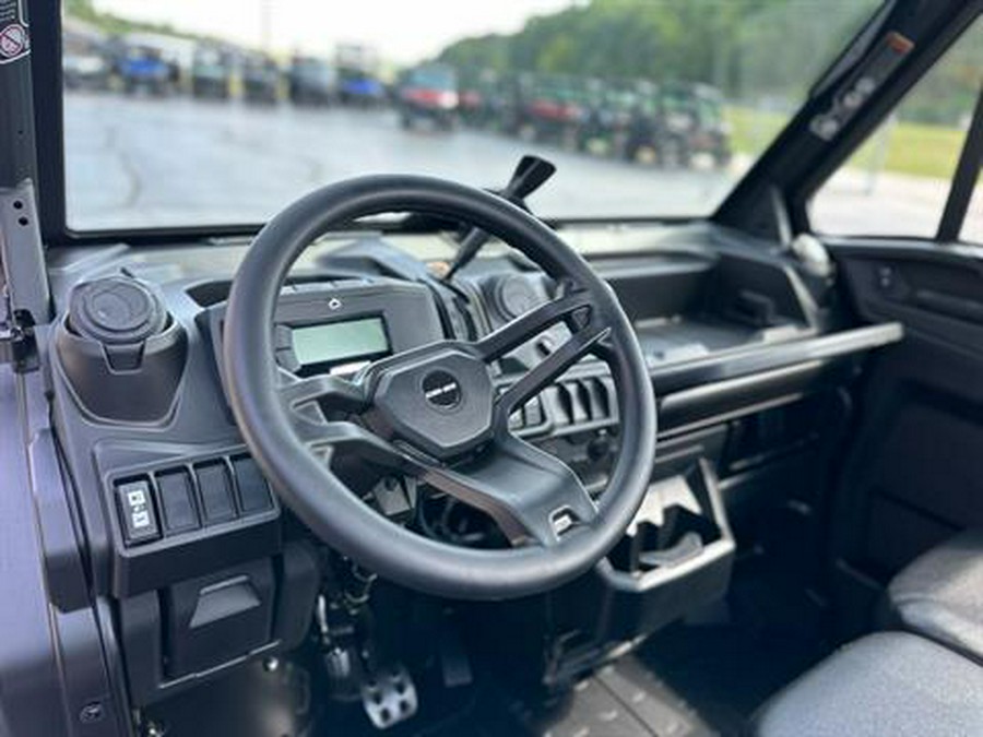 2026 Can-Am Defender DPS CAB