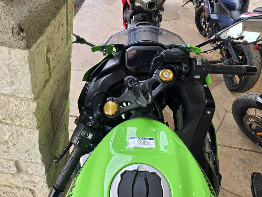 2025 KAWASAKI NINJA ZX-4RR ABS