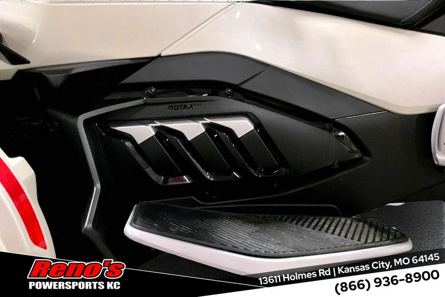 2026 Can-Am SPYDER RT LTD 1330 SE6 WH 26