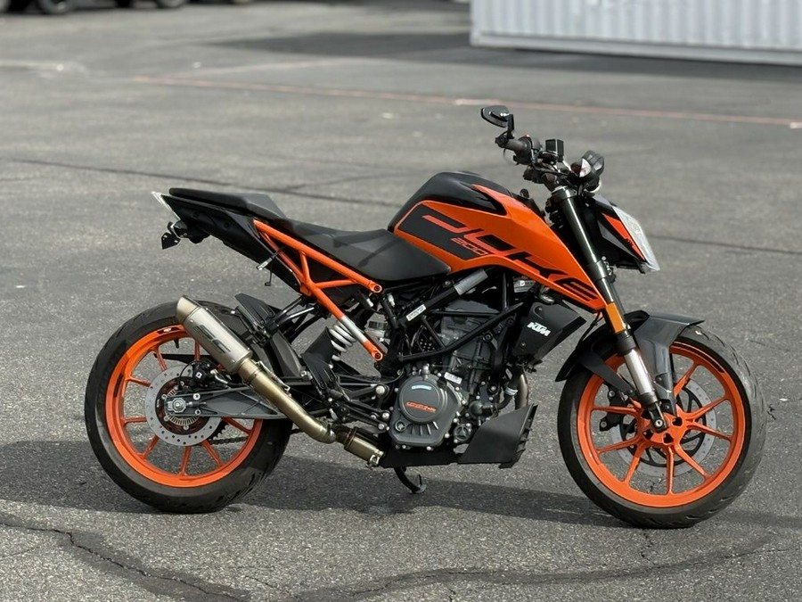 2022 KTM 200 Duke