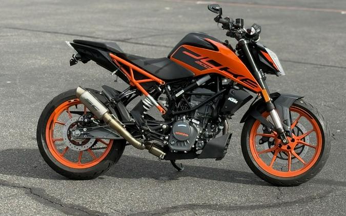 2022 KTM 200 Duke