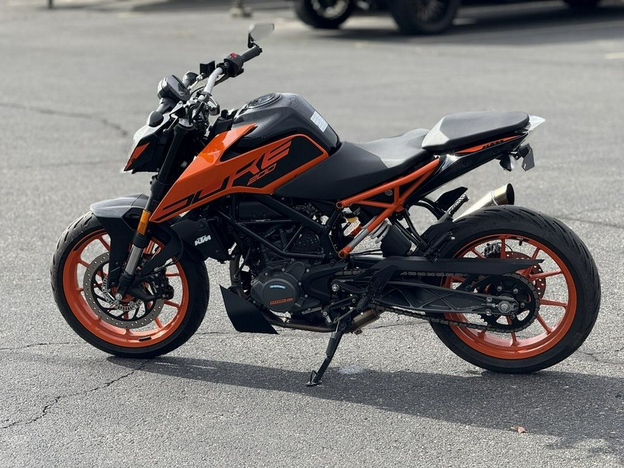 2022 KTM 200 Duke