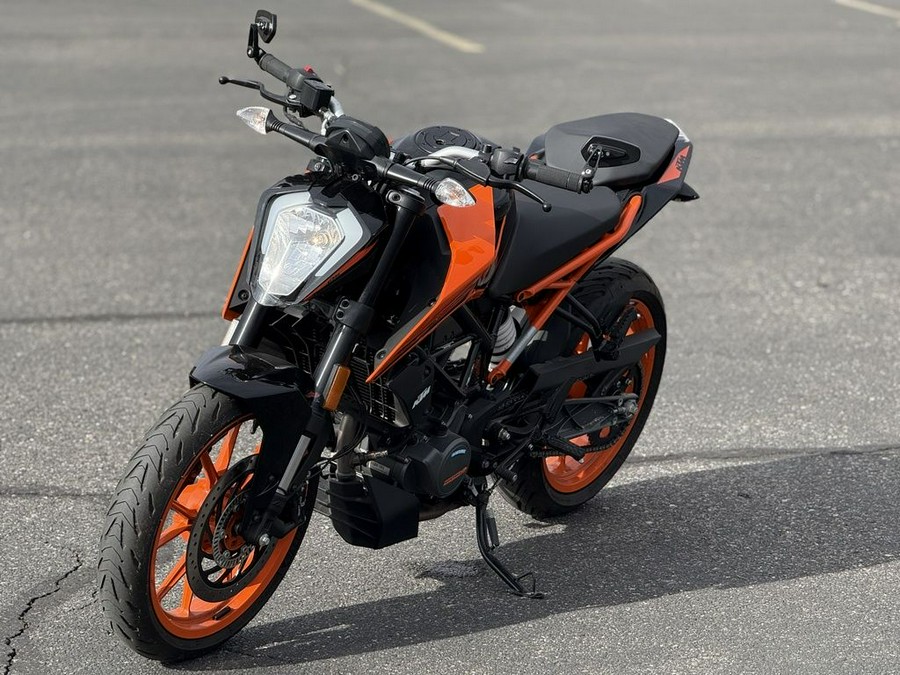 2022 KTM 200 Duke