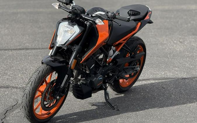 2022 KTM 200 Duke