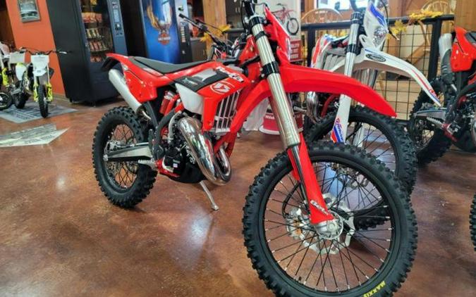 2023 Beta 125 RR First Look [7 Fast Facts For Enduro Racing]