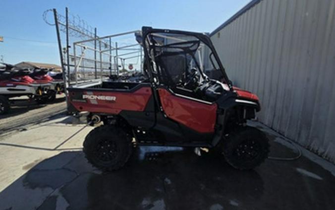 2025 Honda Pioneer 1000 Deluxe