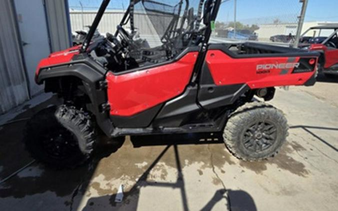2025 Honda Pioneer 1000 Deluxe