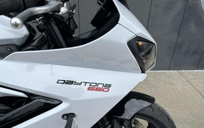 2025 Triumph Daytona 660 Snowdonia White/Sapphire Black 660 Carnival RedSapphire Black