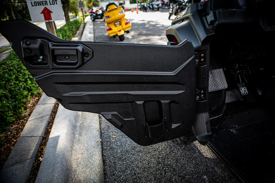 2025 Honda® Pioneer 1000