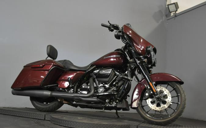 2018 Harley-Davidson Street Glide Special Twisted Cherry