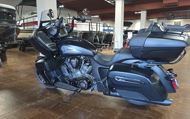 2020 Indian Motorcycle CHALLENGER DARK HORSE