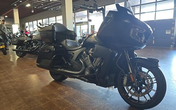 2020 Indian Motorcycle CHALLENGER DARK HORSE