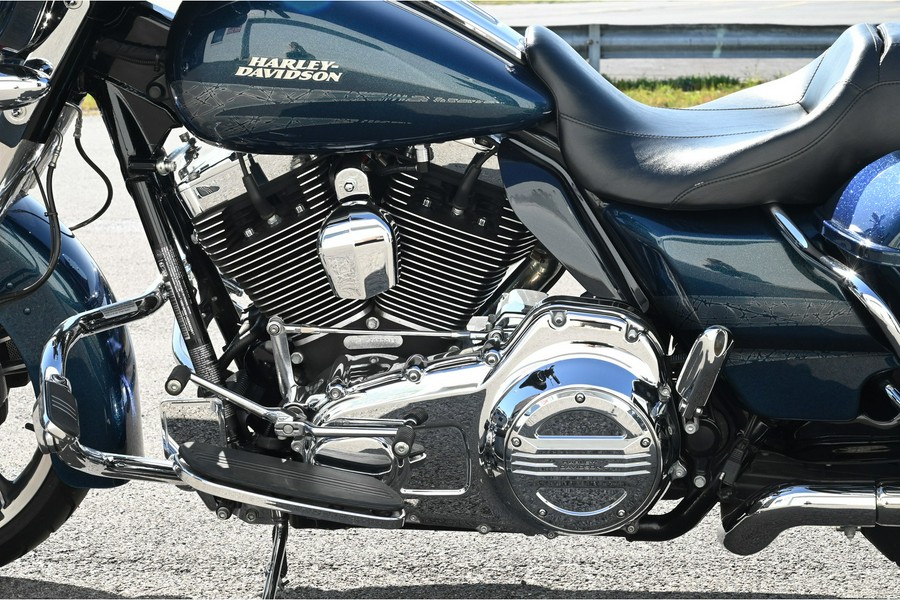 2016 Harley-Davidson® FLHXS Street Glide Special