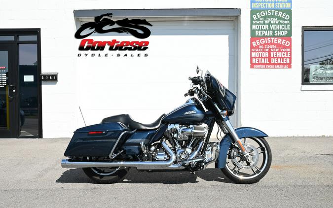 2016 Harley-Davidson® FLHXS Street Glide Special