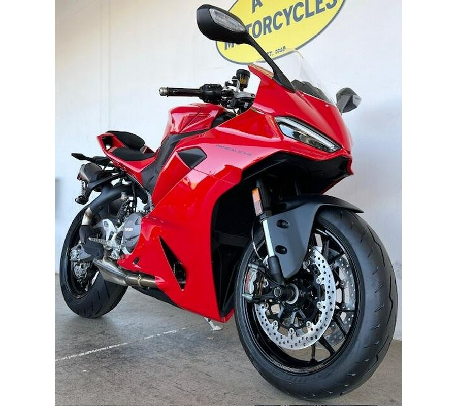 2025 Ducati PANIGALE V2 896