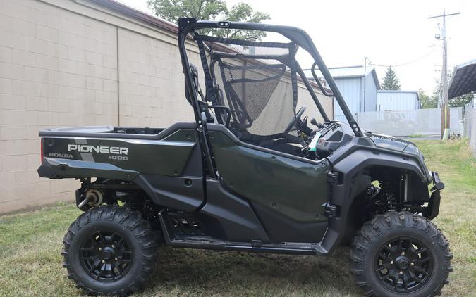 2025 Honda Pioneer 1000 Deluxe