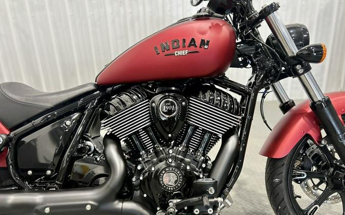 2025 Indian Chief Dark Horse Sunset Red Smoke