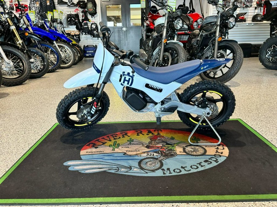 2025 Husqvarna® EE 2