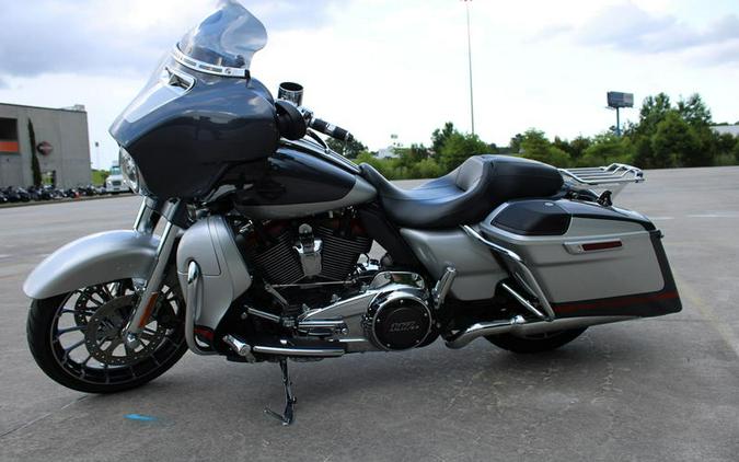 2019 Harley-Davidson® FLHXSE - CVO™ Street Glide®