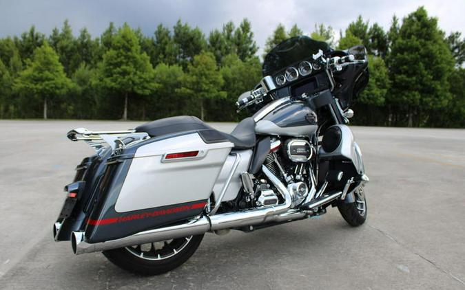 2019 Harley-Davidson® FLHXSE - CVO™ Street Glide®