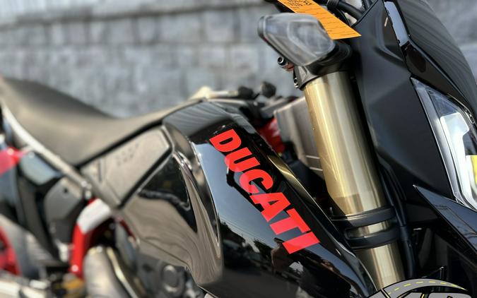 2027 Ducati Hypermotard 698 Mono Nera
