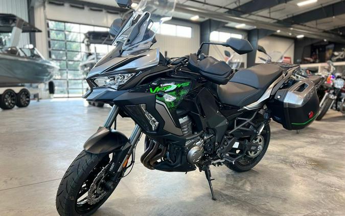 2022 Kawasaki Versys® 1000 SE LT+