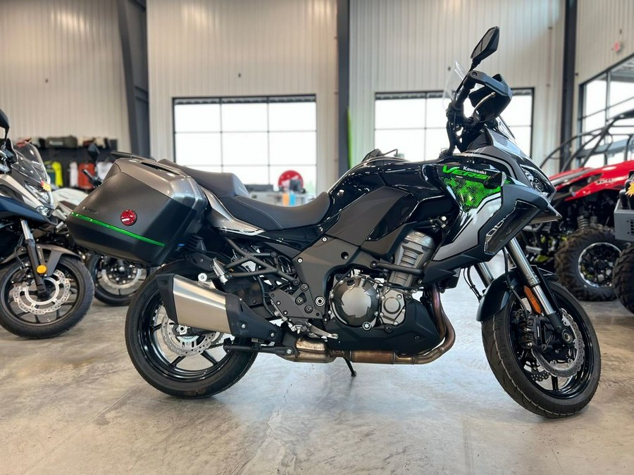 2022 Kawasaki Versys® 1000 SE LT+