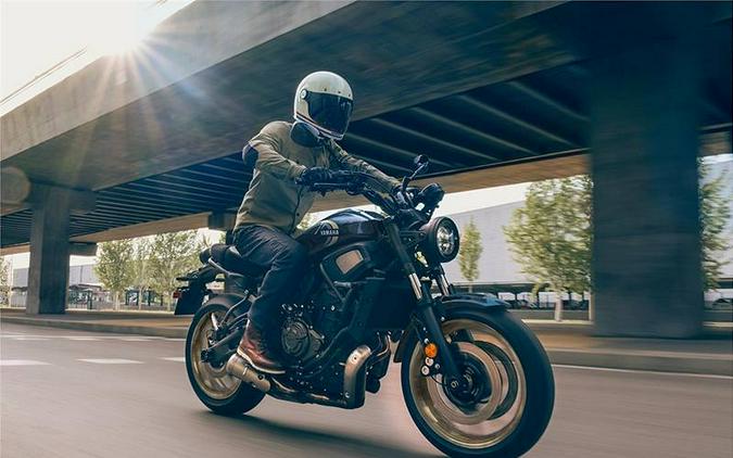 2025 Yamaha XSR 700