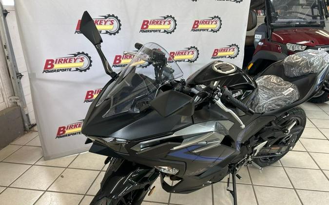 2025 Kawasaki NINJA 500 ABS METALLIC BLACK/ MOONDUST GREY