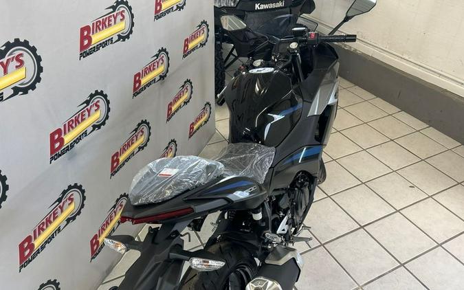 2025 Kawasaki NINJA 500 ABS METALLIC BLACK/ MOONDUST GREY