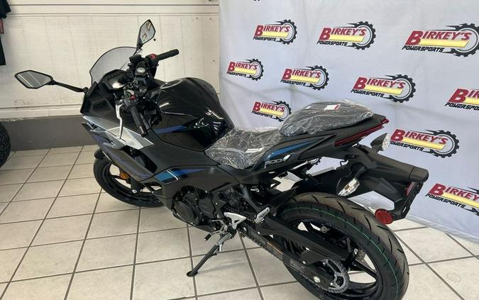 2025 Kawasaki NINJA 500 ABS METALLIC BLACK/ MOONDUST GREY