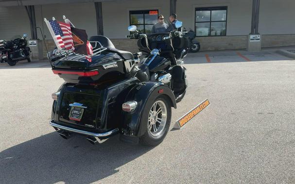2020 Harley-Davidson® Tri Glide® Ultra Vivid Black