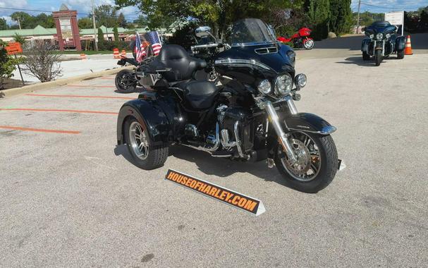 2020 Harley-Davidson® Tri Glide® Ultra Vivid Black