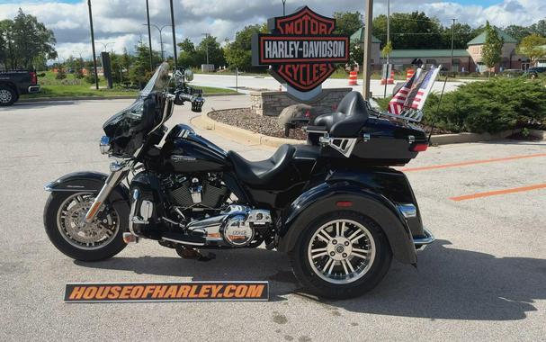 2020 Harley-Davidson® Tri Glide® Ultra Vivid Black