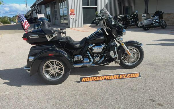 2020 Harley-Davidson® Tri Glide® Ultra Vivid Black