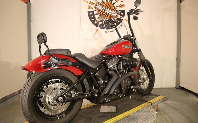 2020 Harley-Davidson Street Bob Billiard Red/Vivid Black