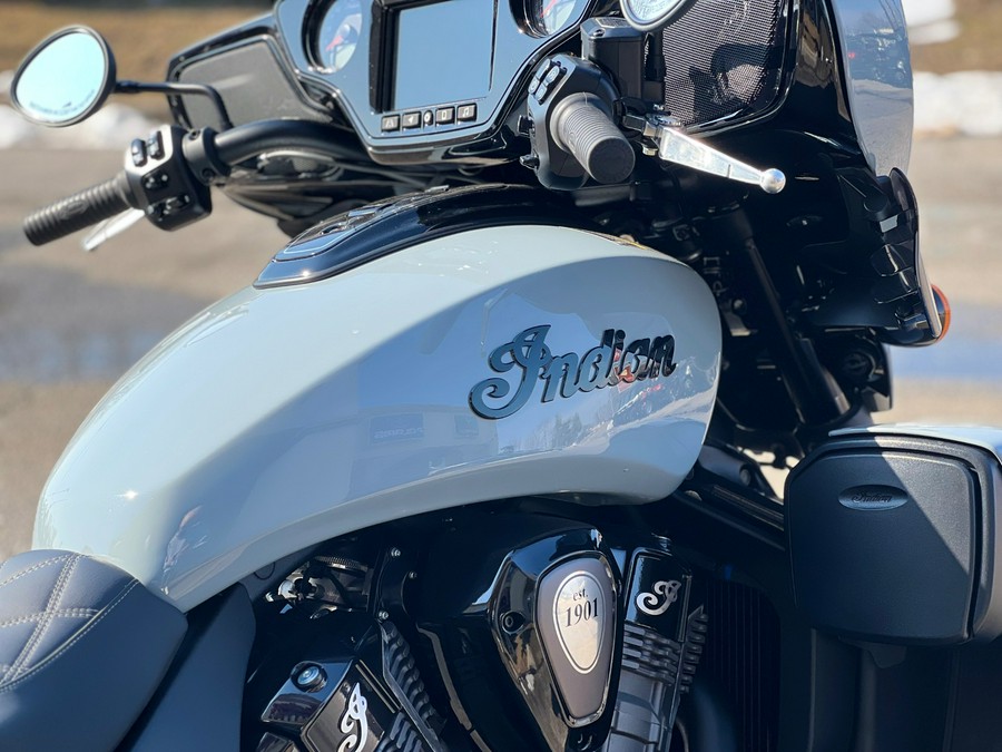 2025 Indian Motorcycle ROADMASTER POWERPLUS DARK HORSE